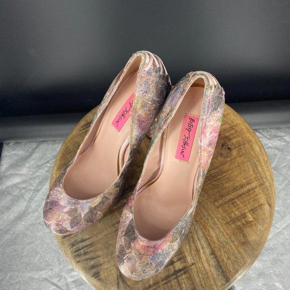 Betsey Johnson Floral Platform Heels - Picture 7 of 12